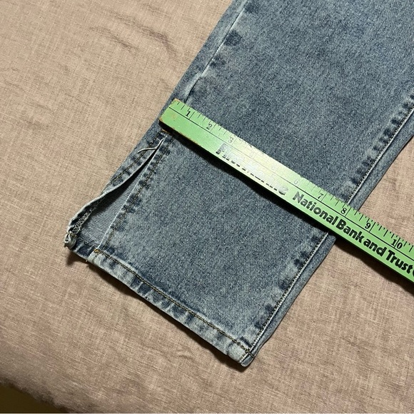 PrettyLittleThing Light Blue Relaxed Wide Leg Jeans High Rise Size 8 90s Mom - Picture 4 of 7